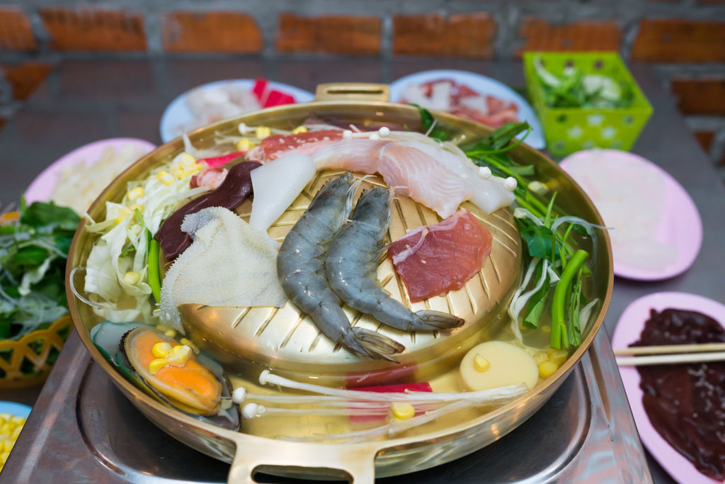 Thailändisches Fondue / Hot Pot mit BBQGrill DieKochstube